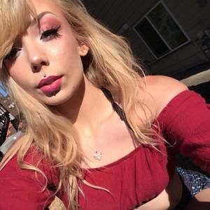 Meet your Posher, Chloe